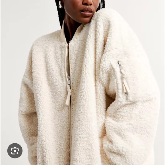 Abercrombie and Fitch Oversized Sherpa Bomber Jacket - Picture 2 of 6